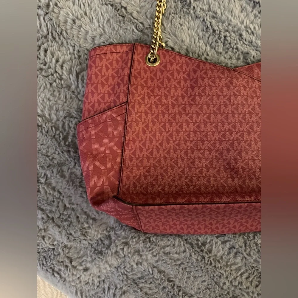 MICHAEL KORS Jet Set Large Red Shoulder Bag - Picture 11 of 14